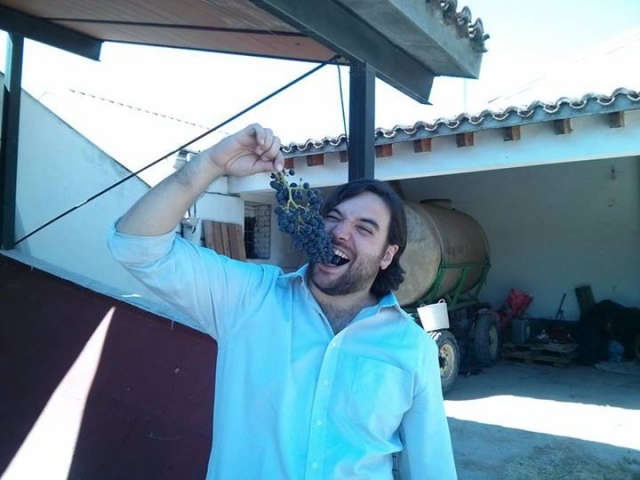 probando las uvas